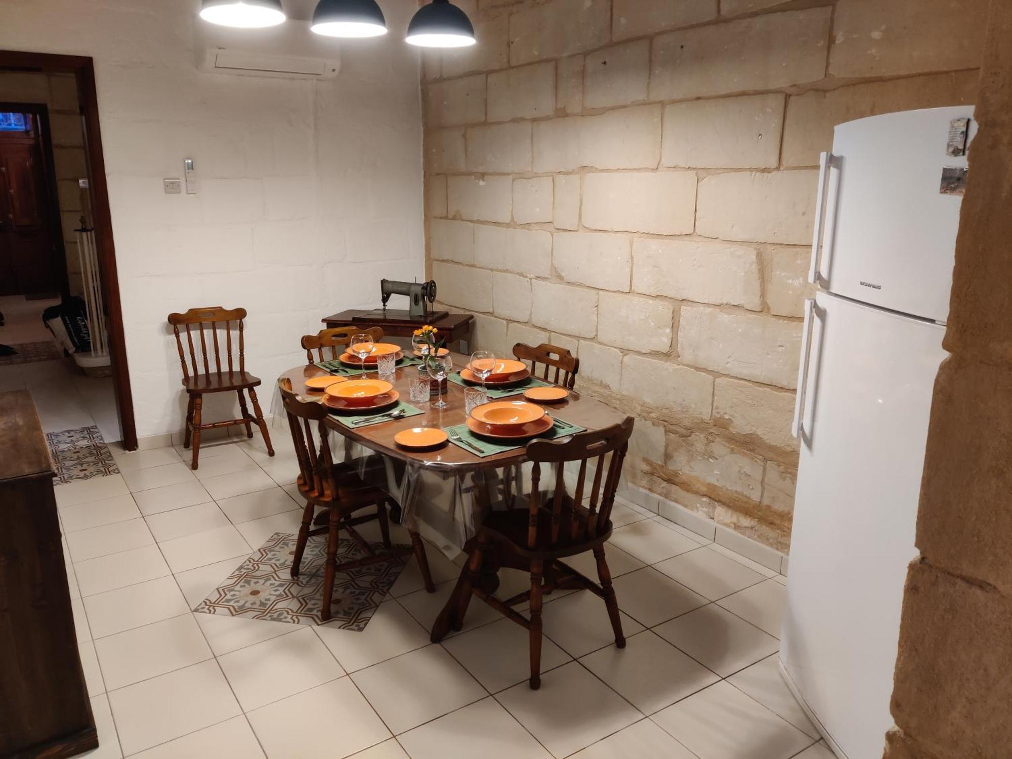 Peaceful Traditional Maltese Townhouse Luqa Exterior foto